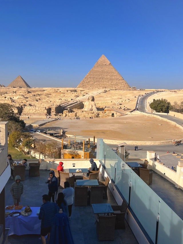 ไม่ต้องเดินให้เหนื่อย จบที่วิวในห้องพัก Pyramid 