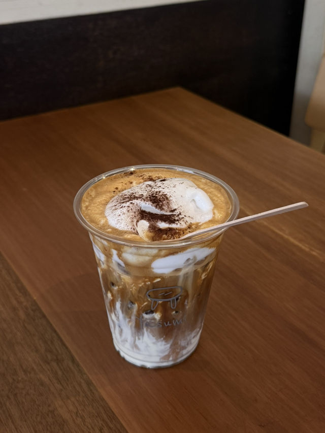 Yasumi ร้านแฟที่ครีมลาเต้อร่อยมาก!