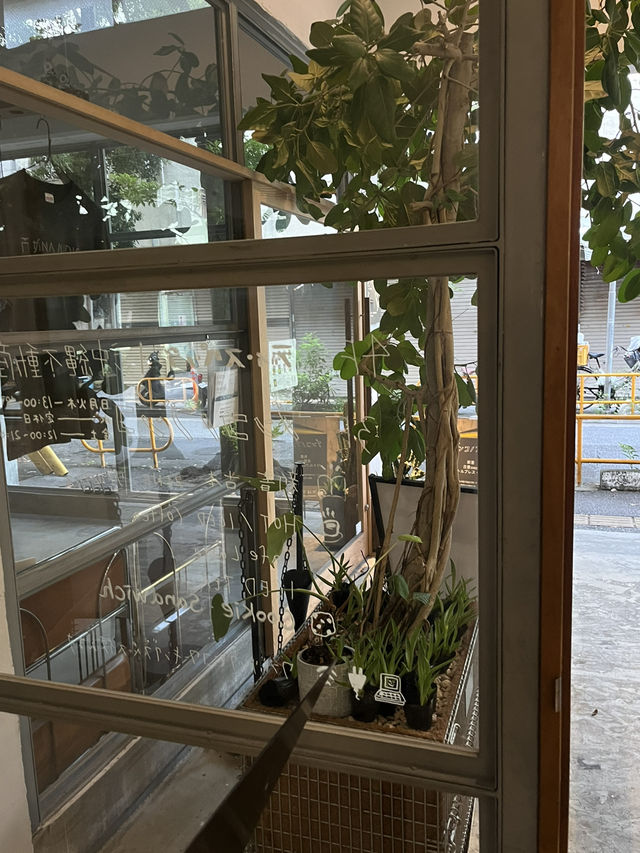 오키나와 | 잡지와 카페가 함께있는 ‘Bunko no Bunko‘📓
