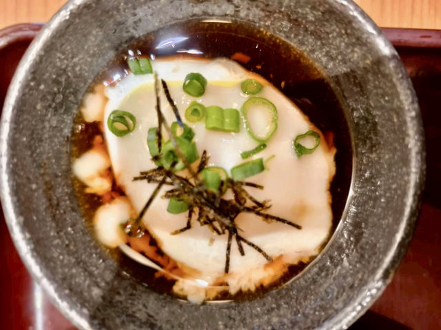 《淺草炸牛排:雷門前的人氣排隊美食》 《淺草炸牛排:雷門前的人氣排隊美食》