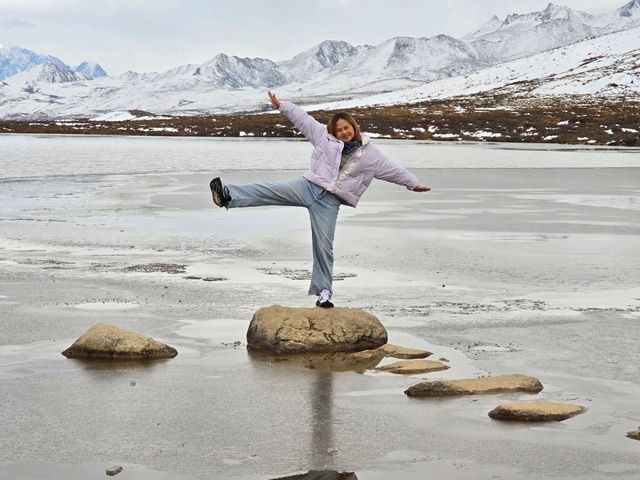 หงไห่จื่อ (Honghaizi / Hong-Haizi / “ทะเลสาบแดง)