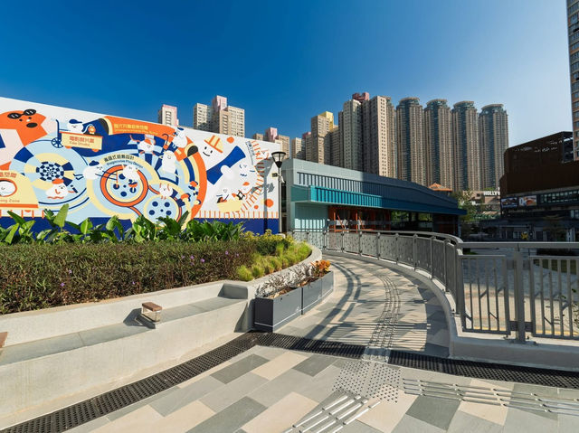 A Liquid Jewel in a Stone Setting A Liquid Jewel in a Stone Setting