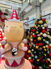 A Fantasia of Frost and Light: New Town Plaza's Seasonal Metamorphosis