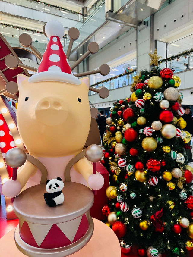 A Fantasia of Frost and Light: New Town Plaza's Seasonal Metamorphosis A Fantasia of Frost and Light: New Town Plaza's Seasonal Metamorphosis