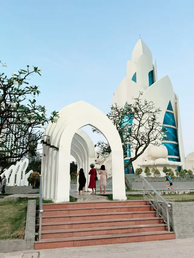 THE HEART OF NHA TRANG: WHY TRAM HUONG TOWER IS MORE THAN JUST A LANDMARK 🌸🌊