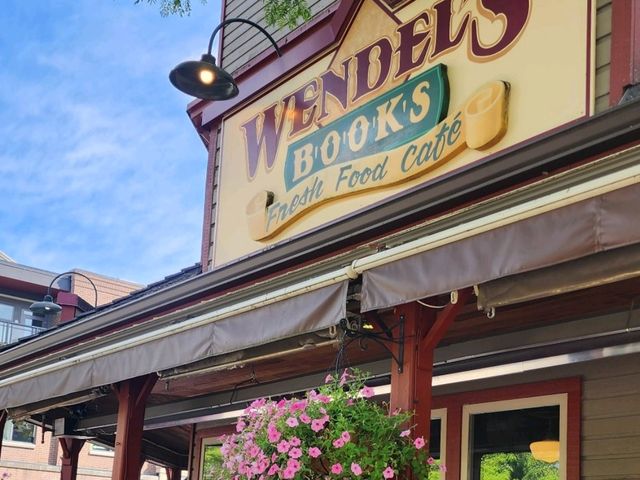 이효리가 방문했던 포트 랭리 WENDEL'S BOOKSTORE & 카페 "WENDEL'S"