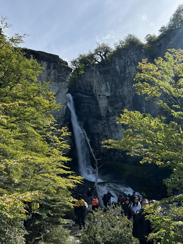 Easy hike to waterfall in El Chalten 🇦🇷