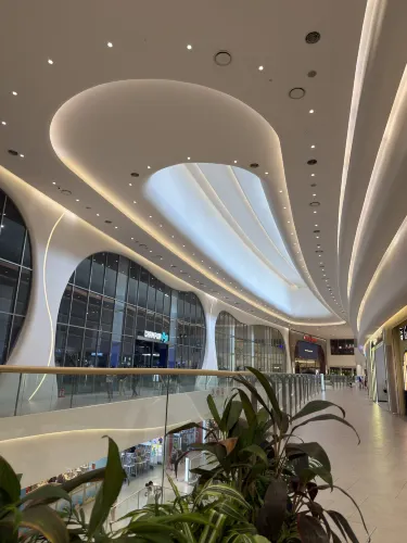 하노이 쇼핑 명소 추천: 롯데몰 웨스트레이크(Lotte Mall West Lake)를 만나보세요.