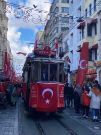 🇹🇷 Must Try in Istanbul- Istanbul Nostalgic Tram 🚋