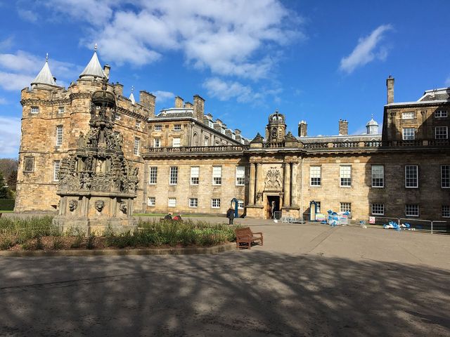 Exploring Edinburgh's Historic Elegance