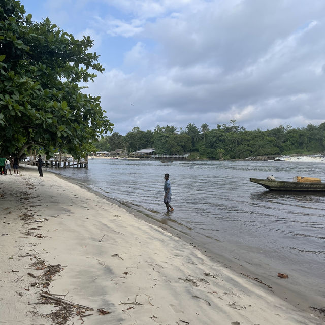 Marvel at the Majestic Chutes de la Lobé 🌊🌴