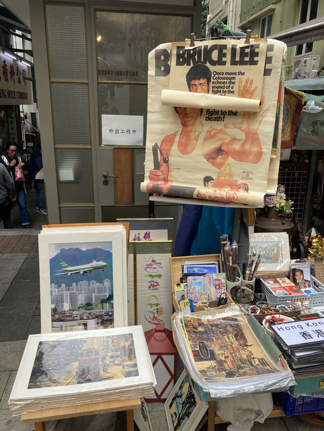 Hike from Wanchai 88 to Victoria Peak and walk down to Soho for vintage shops