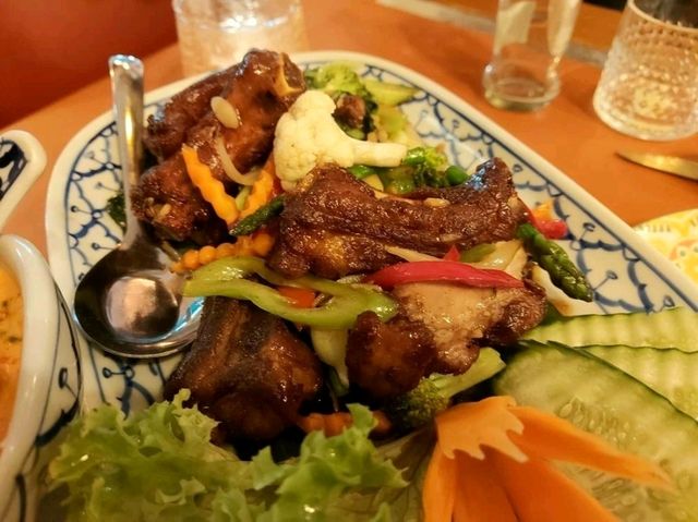 ร้านอาหารไทยฝีมือแม่ครัวคนไทยแท้ๆ