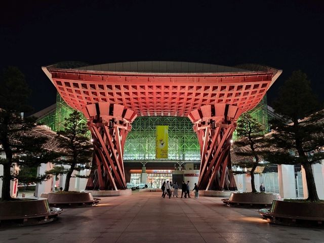 Kanazawa Escape: Blossoms, Kimonos, and Timeless Charm