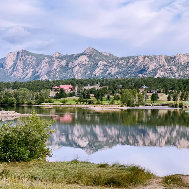 🏡 Where to Stay for Rocky Mountain National Park? Let’s Talk Towns + Tips! 🏞️