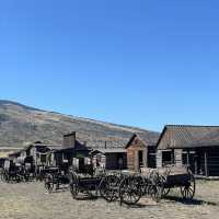 🏨 Where to Stay for Yellowstone? Let’s Talk Cody, Wyoming 🤠