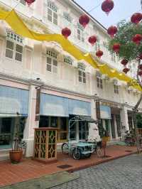 “Peranakan Charm: Insta-Worthy Boutique with Warm Service”