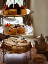 🏰 Haddon Hall – A Timeless Medieval Treasure in the Peak District