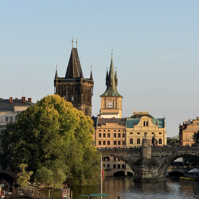 🇨🇿 Prague Travel Guide: The City of a Hundred Spires