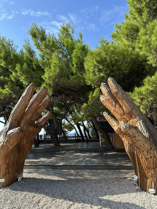 The Blue Horn Viewpoint in Bol: Dining With a Mediterranean Dream View