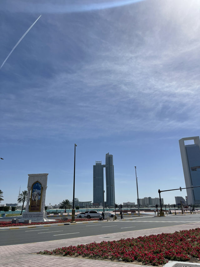 🏙️ Abu Dhabi – Modern Marvels & Desert Charm 🌟🏜️