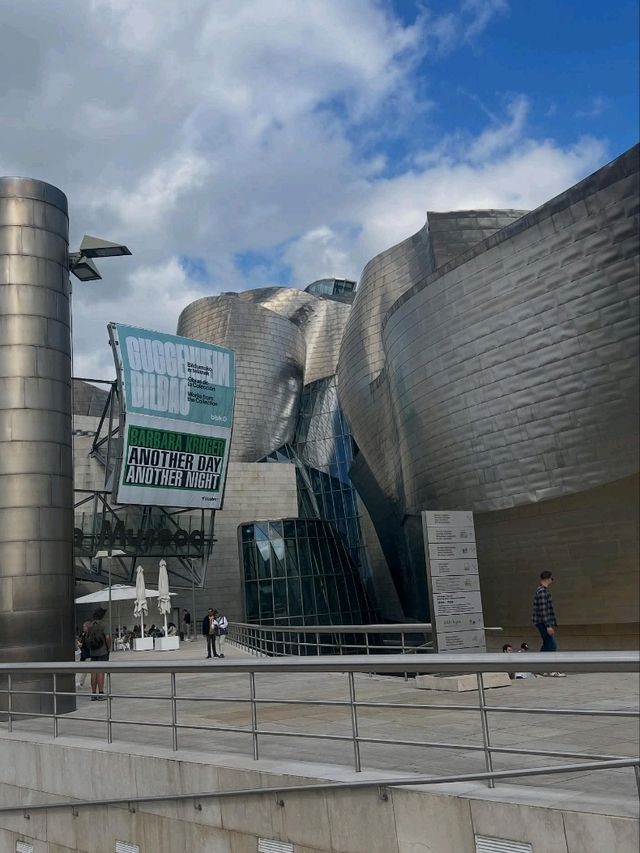 Bilbao's Giant Puppy: The World's Largest Flower-Covered Sculpture Guards the Guggenheim
