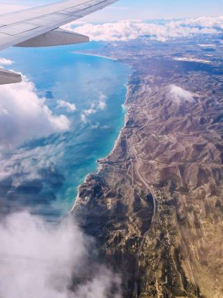 มนต์เสน่ห์แห่งโมฮาการ์: แสงแดด ประวัติศาสตร์ และเสน่ห์แห่งชายฝั่ง 🇪🇸