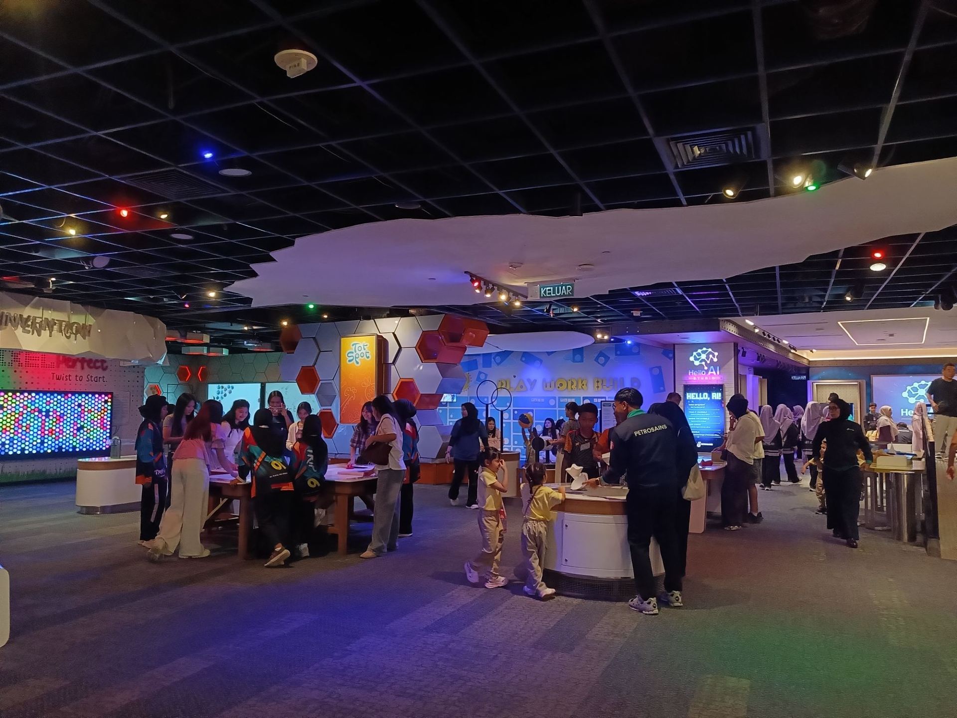 Hands-on Fun at Petrosains, The Discovery Centre – A Science Adventure for All Ages!