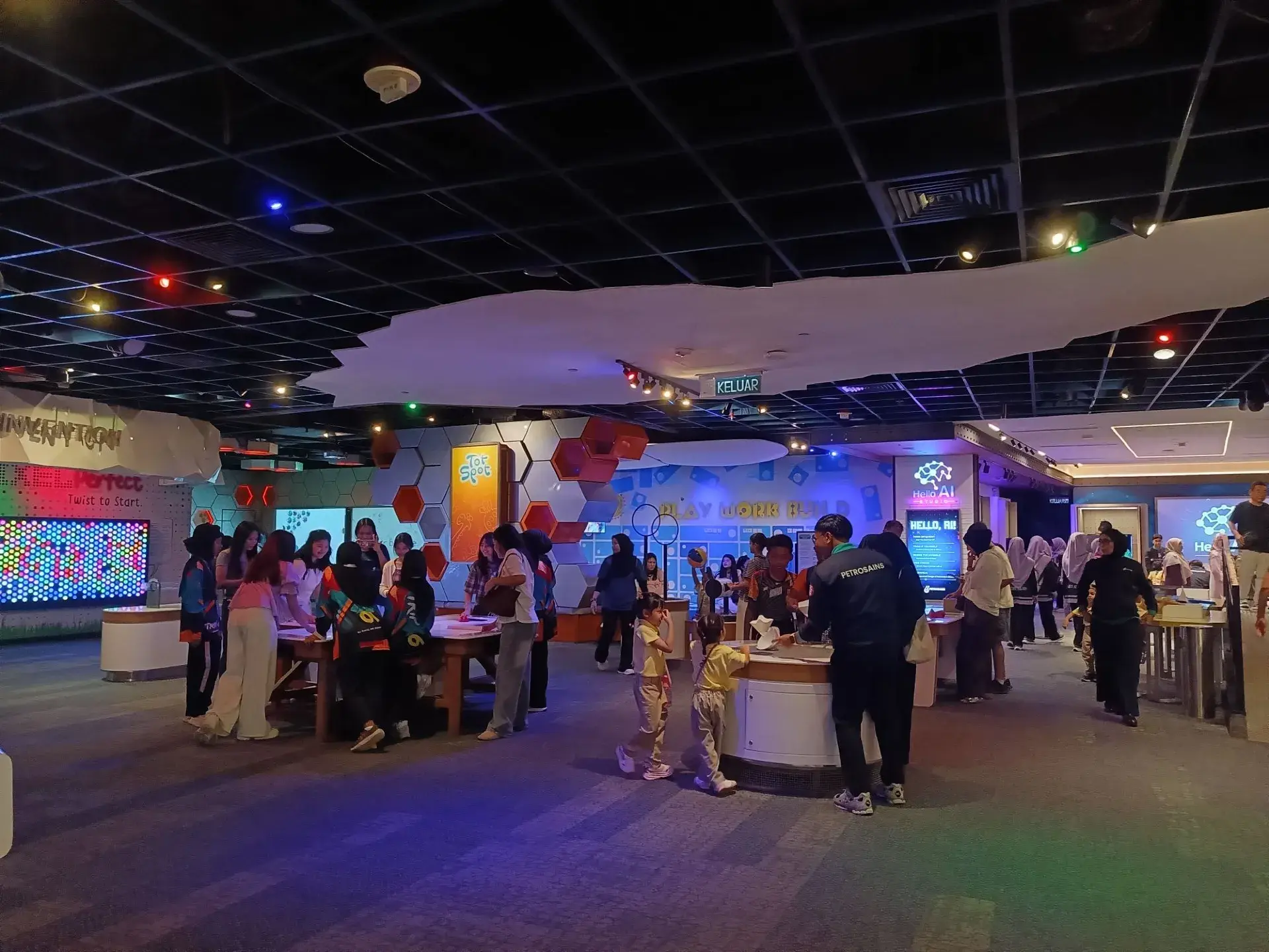 Hands-on Fun at Petrosains, The Discovery Centre – A Science Adventure for All Ages!