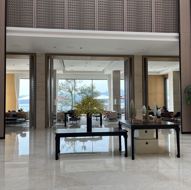 Voco - stylish luxury hotel at 千岛湖🇨🇳