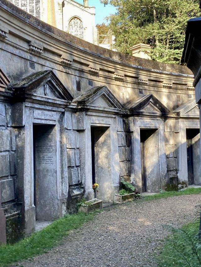 Highgate Cemetery - London  