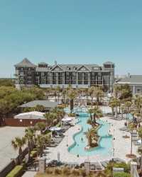 Find Solace in Your Own Skin: Lively Moments at The Henderson Florida! 💆‍♀️💕🌴