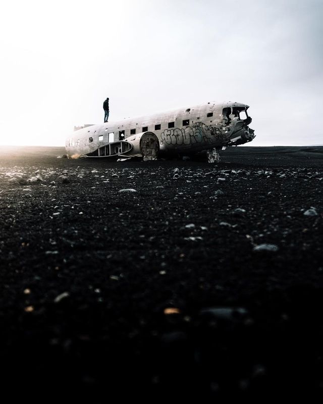 Unveiling Mystery: Abandoned US Navy Plane in the Desert