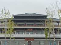 有句話說：綠水青山就是金山銀山 想必說的就是漢梁公園叭