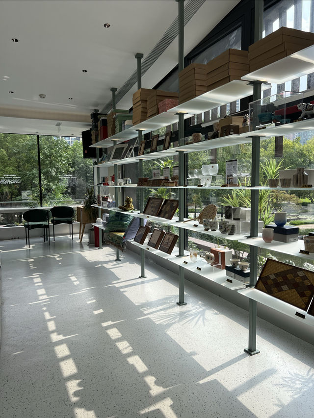 國內首家期刊主題書店