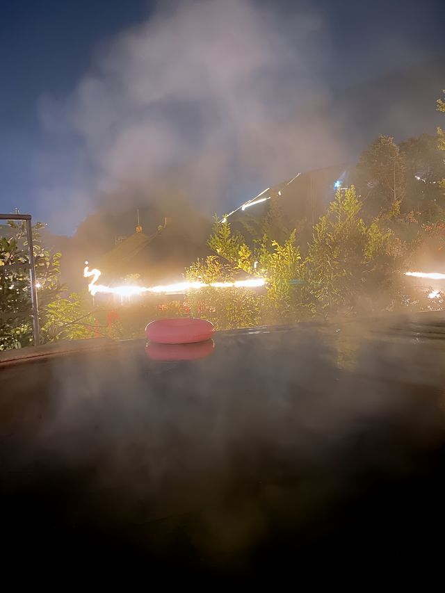 天涼好個秋｜雙節漫步花水灣，泡溫泉