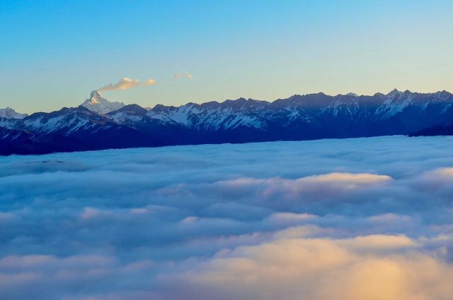 四川自駕遊，看日出雪山雲海星辰，還想去的達瓦更扎