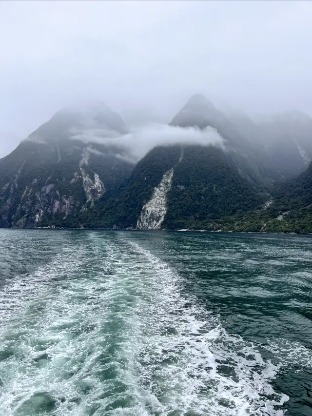 Milford Sound in New Zealand, a fjord landscape that is unique and not found in our country