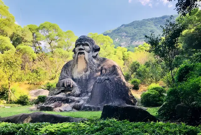 This 5A-rated scenic spot in Fujian is known as 'the foremost Laozi in the world'