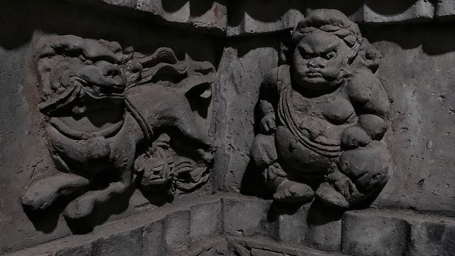 宋金地下墓給你開門的那個人，親切又可愛