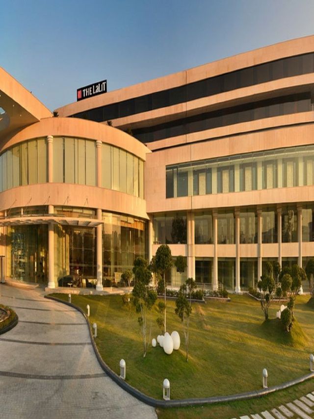 🌟 Chandigarh's Finest: Stay at The Lalit! 🛌✨