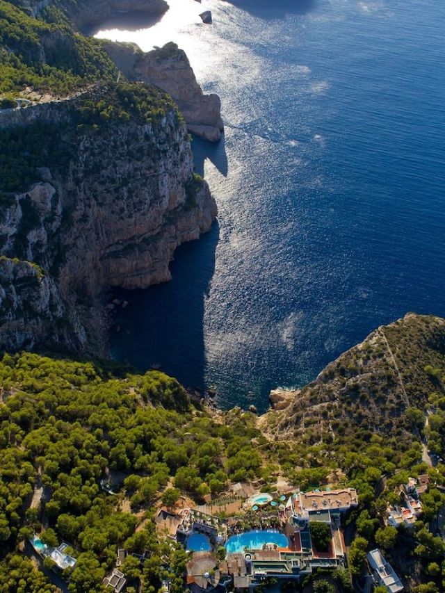 🌟 Ibiza's Hidden Gem: Luxe Views & Pools at Na Xamena 🌊✨