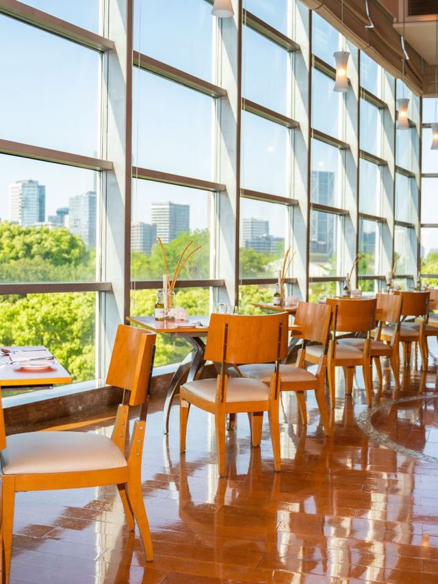 🌟 Luxe Sleeps in Shanghai's Skyline 🌃✨