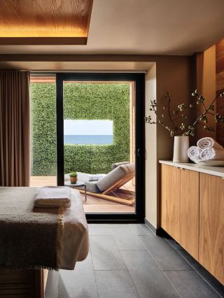 🌊 Montauk Magic: Seaside Serenity at Gurney's Resort 🏖️