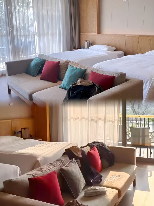 在雲南大圍山錦江度假酒店，邂逅一場夢幻之旅 踏入酒店,彷彿置身於人間仙境,周圍環繞著青山綠水。