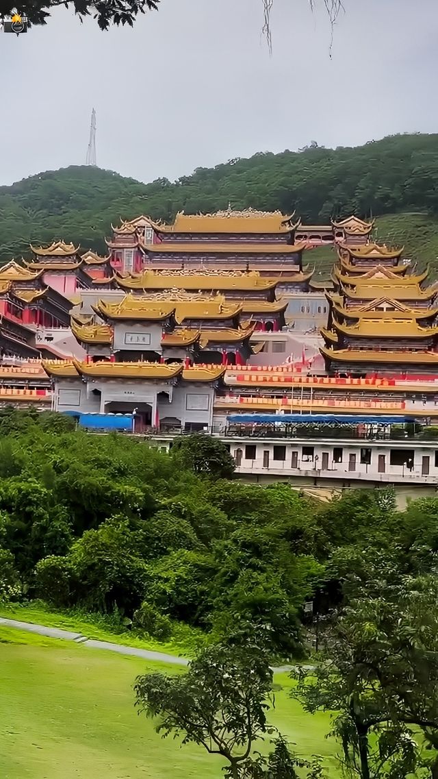 隱藏於東莞大嶺山鎮的一座雄偉壯觀的寺院。