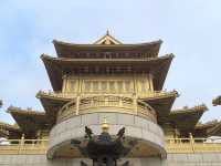 天空之鏡  彌勒聖壇。