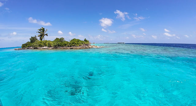 Discovering the Beauty of Velavaru Island in the Maldives