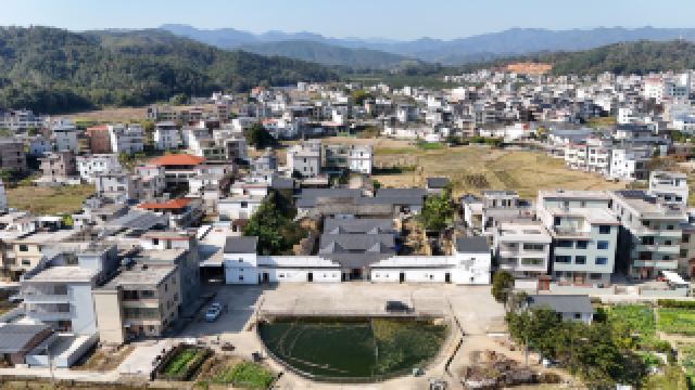 広東連平鎮南村張義興囲屋