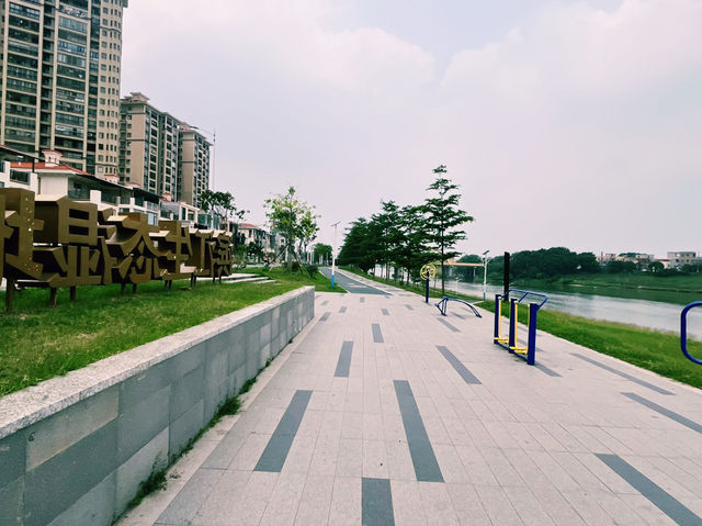 廣東省佛山市一處公園景點：濱江生態濕地公園，適合觀光旅遊、度假休閒等！